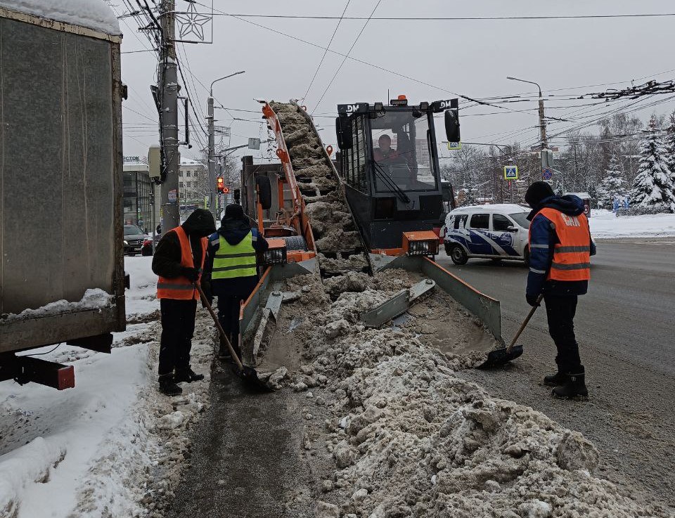 Уборка в городе.