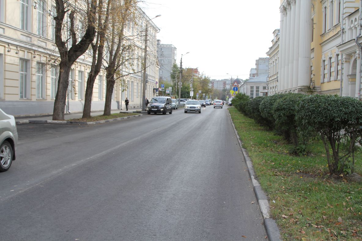 На ул. Ползунова, Сойфера и Ленина закончили асфальтирование проезжей части.