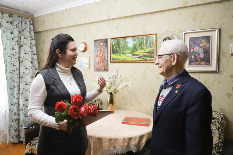 Почетного гражданина города-героя Тулы Сергея Серебрякова поздравили с юбилеем.