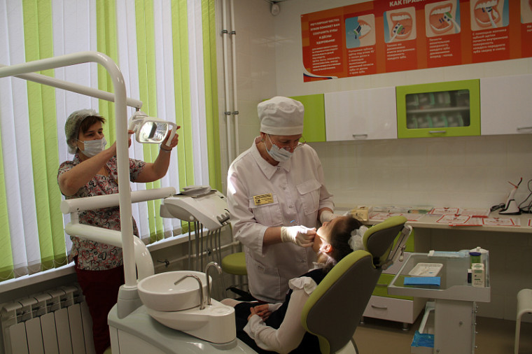 В Центре образования №43 открыли стоматологический кабинет.