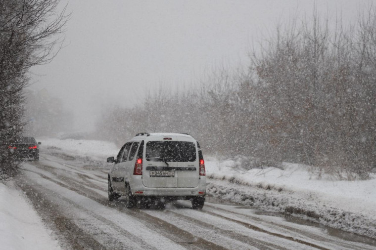 Водителей автотранспорта просят воздержаться от поездок по Калужскому шоссе.