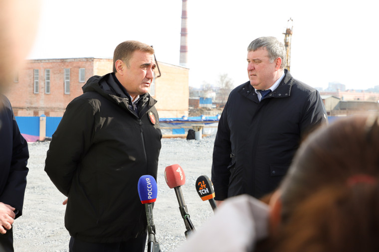 Илья Беспалов рассказал о ремонте улиц Курковой и Набережной Дрейера.