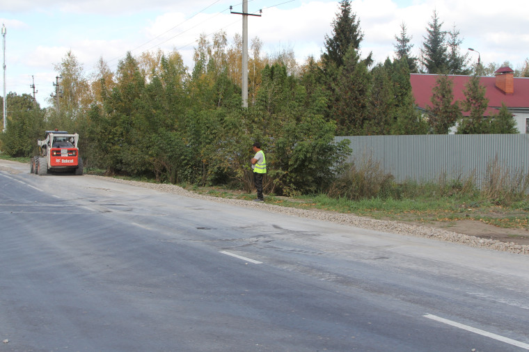 Завершается ремонт дороги на участке от Веневского шоссе до Щегловской засеки.