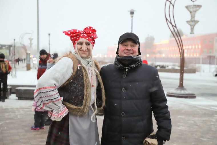 На Казанской набережной показали «Сказочный спектакль».