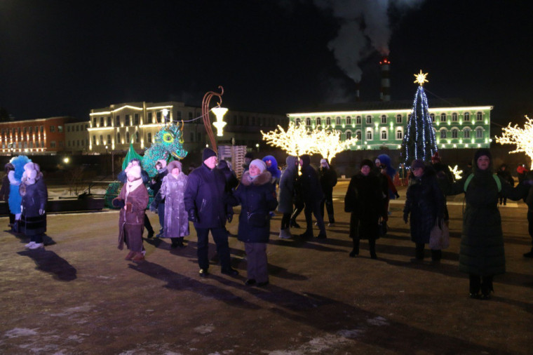 «Голубой огонек» на Казанской набережной.