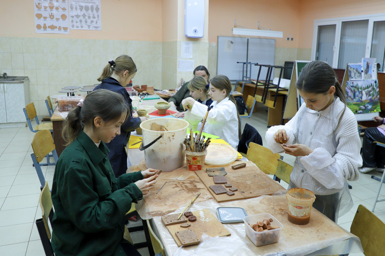 Илья Беспалов посетил Детскую школу искусств №6.