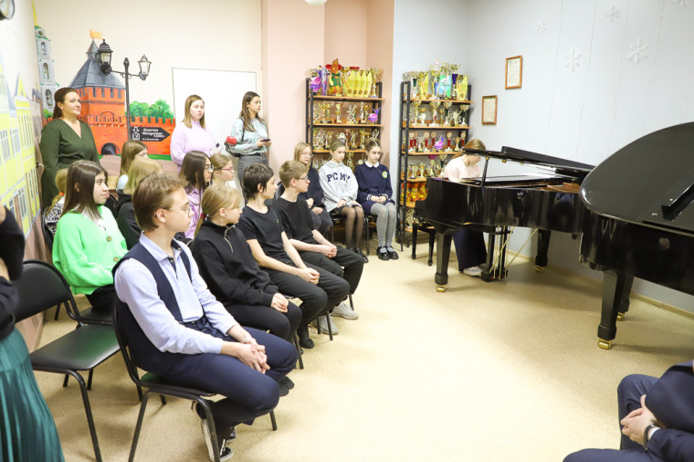 Илья Беспалов посетил Детскую школу искусств №6.