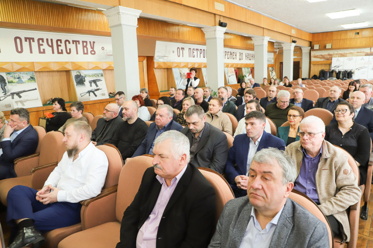 Илья Беспалов встретился с коллективом оборонного предприятия Тулы.