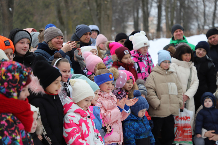 В Туле состоялся спортивно-игровой праздник «Все начинается с семьи», посвященный Дню защитника Отечества.