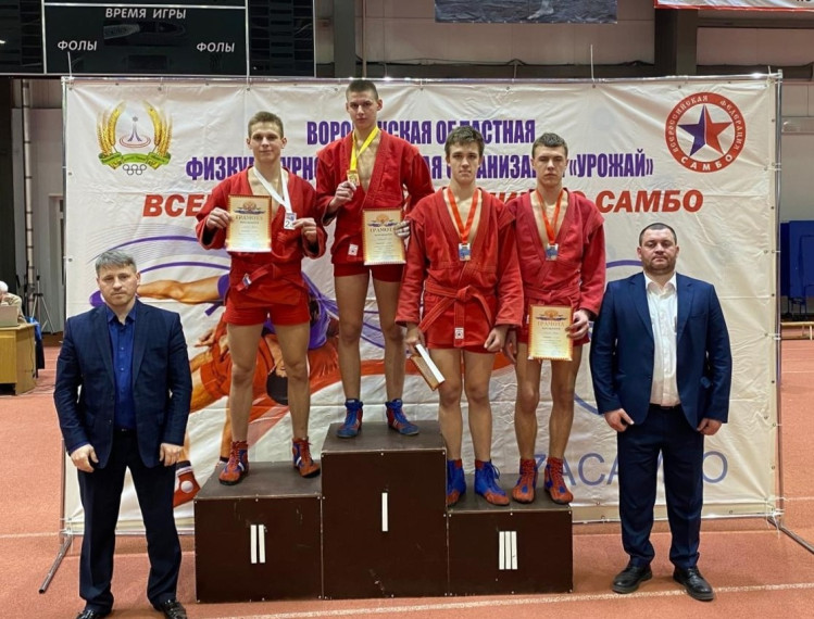 Тульские самбисты завоевали медали на Всероссийском турнире .