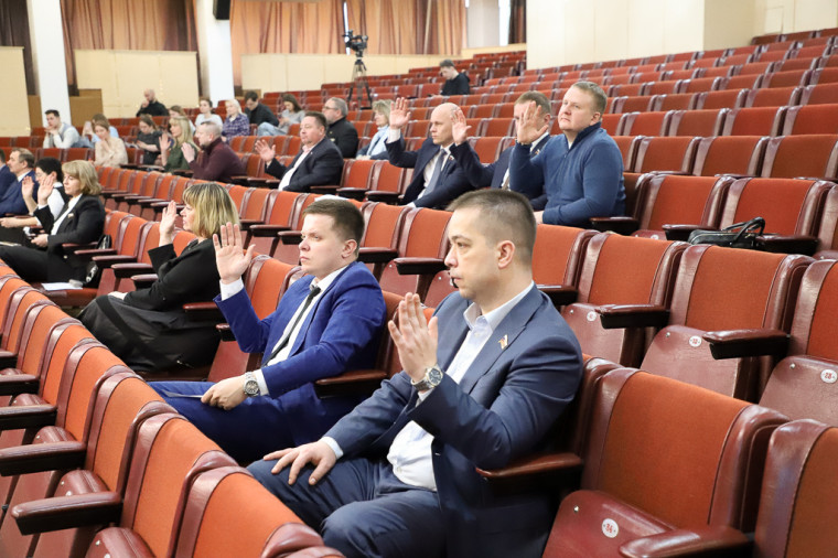 Илья Беспалов представил отчет о деятельности администрации города в 2023 году.