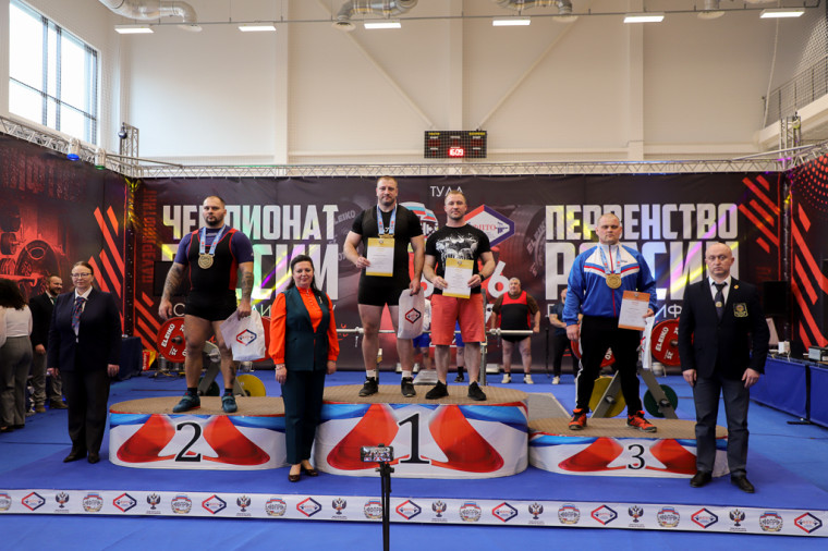 В Туле завершились чемпионат и первенство России по пауэрлифтингу .