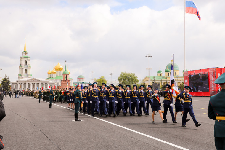 В Туле состоялся военный парад.