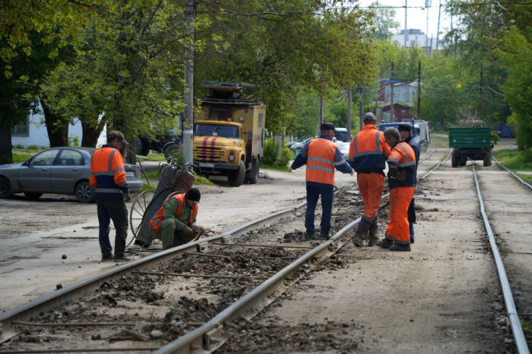 На ул. Плеханова стартовал ремонт трамвайных путей.