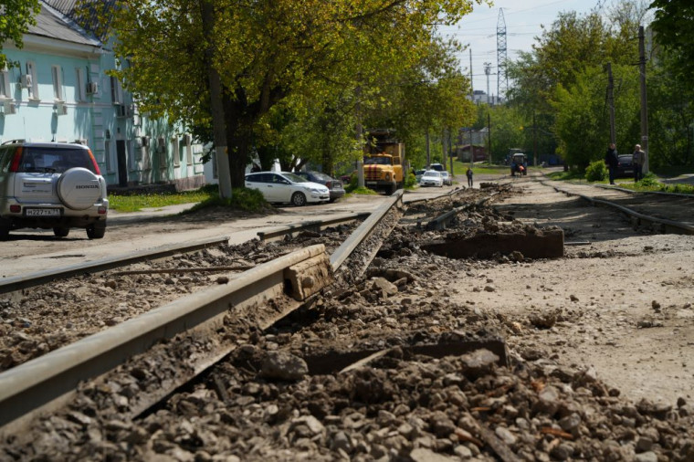 На ул. Плеханова стартовал ремонт трамвайных путей.