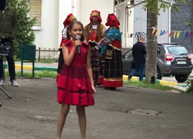 В Советском округе проходят праздники двора.