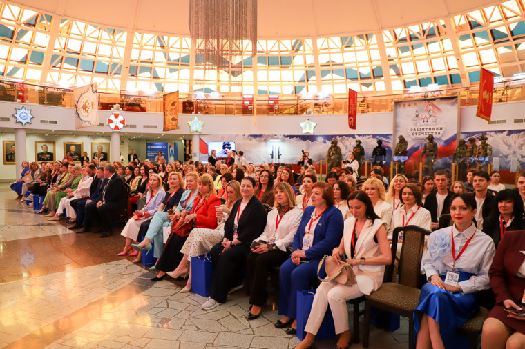 Илья Беспалов: Женщины играют огромную роль в развитии бизнеса и экономики.