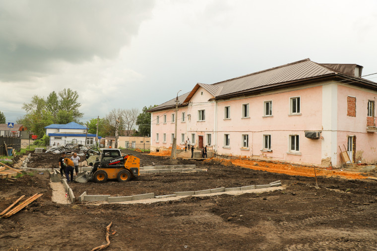 Илья Беспалов проинспектировал ход капитального ремонта в центре образования № 26.