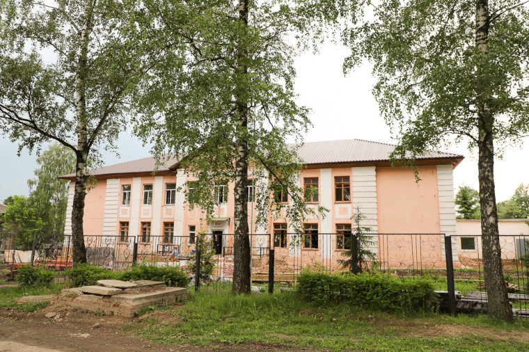 Илья Беспалов проинспектировал ход капитального ремонта в центре образования № 26.