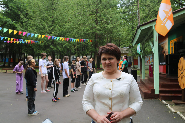 В загородных оздоровительных лагерях прошли мероприятия ко Дню России.