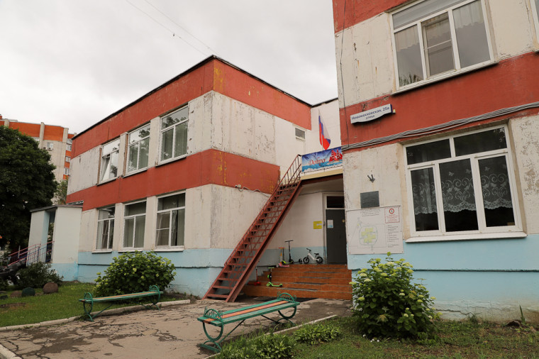 Илья Беспалов проинспектировал ход работ по благоустройству прилегающей к детскому саду территории.