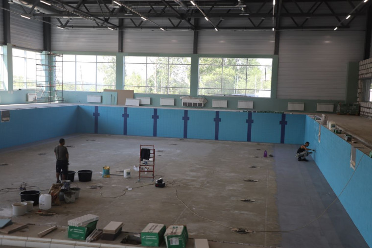 В Скуратово продолжается строительство спортивного комплекса.