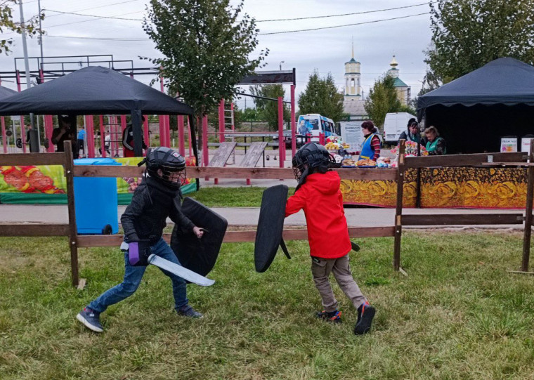 Молодежный парк «ЭТНОКОД»: как проходит праздник на Пролетарской набережной.