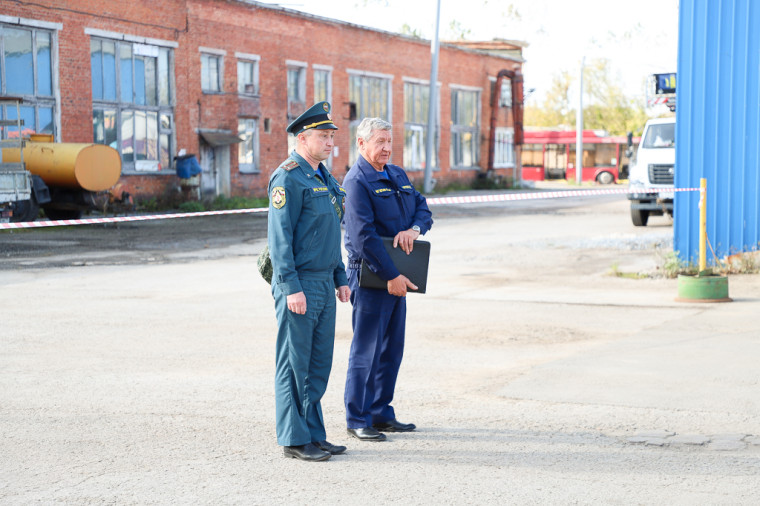 Городские спасатели приняли участие в тренировке по гражданской обороне.