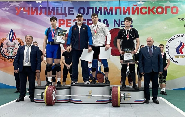 Воспитанники спортшколы «Восток» заняли призовые места на всероссийском турнире по тяжелой атлетике.