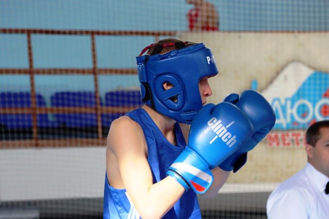 В Туле стартовали межрегиональные соревнования по боксу памяти Романа Жабарова.