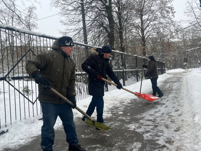 Илья Беспалов: Социальным объектам – первостепенное внимание при ликвидации последствий непогоды.
