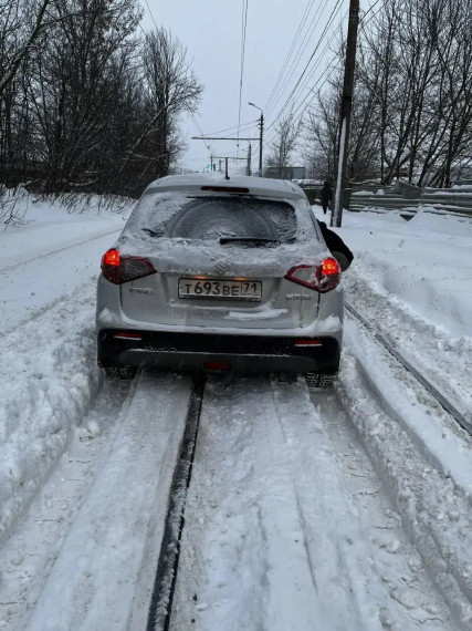 За остановку на трамвайных путях – штраф.