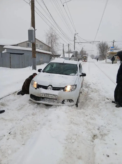 За остановку на трамвайных путях – штраф.