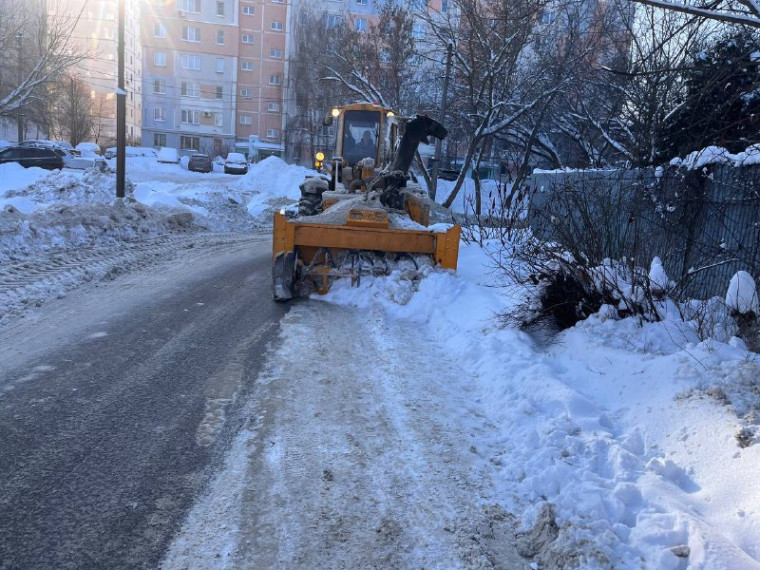 В Туле продолжается уборка и вывоз снега.
