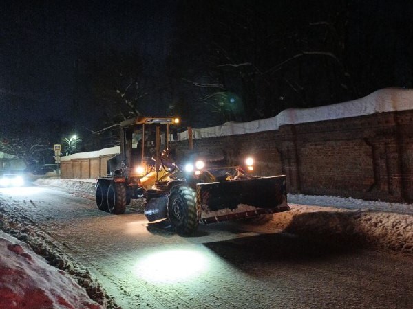 В Туле продолжается уборка и вывоз снега.