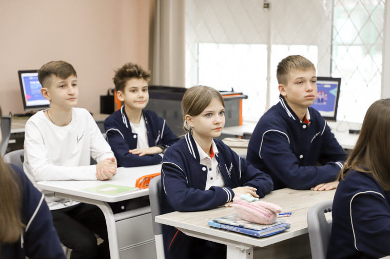 Илья Беспалов – тульским школьникам: Уверенность в себе помогает достичь поставленных целей.