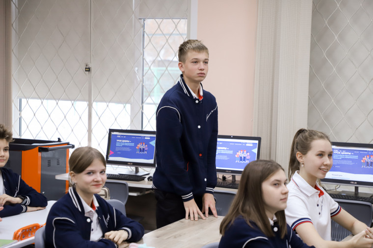 Илья Беспалов – тульским школьникам: Уверенность в себе помогает достичь поставленных целей.