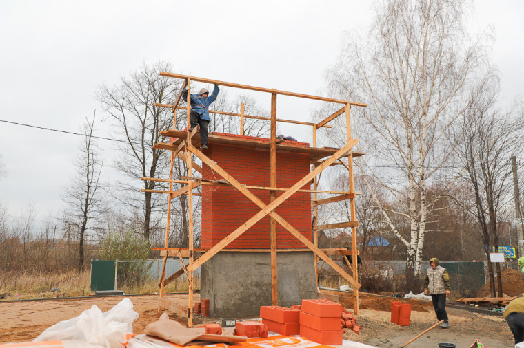 В Привокзальном округе капитально ремонтируют стелы «Передний край обороны Тулы».