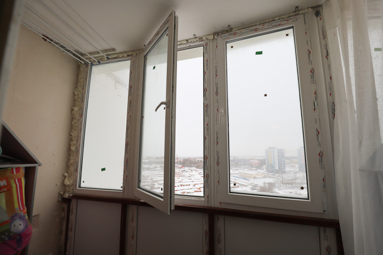Илья Беспалов проконтролировал качество выполненных ремонтных работ в доме на ул. Хворостухина.